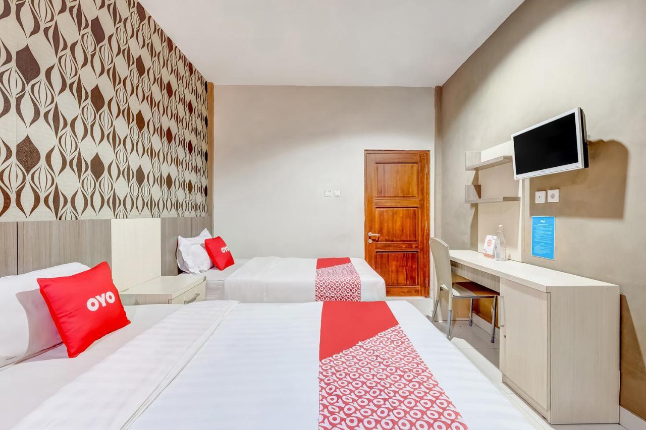 Oyo Flagship 3726 Tembok Batu Residence Tugu Zewnętrze zdjęcie