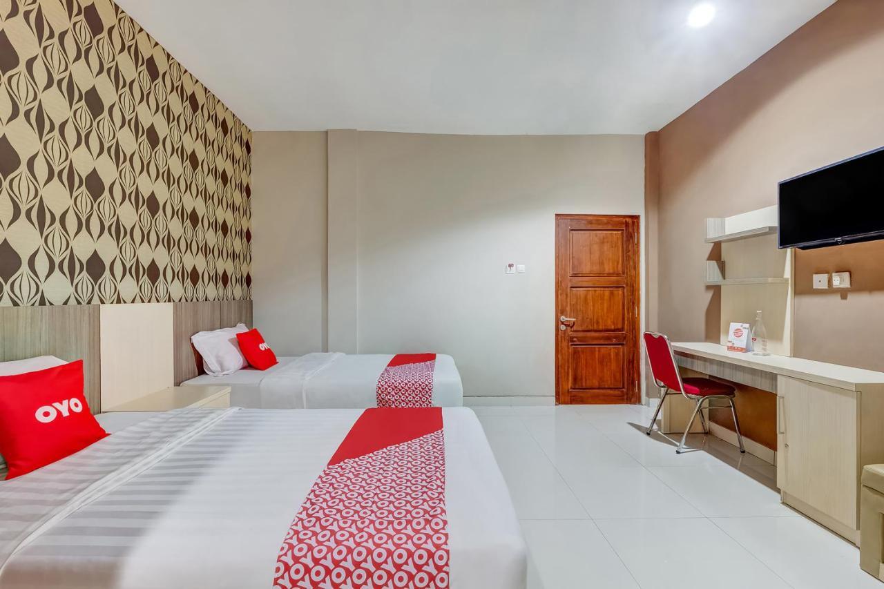 Oyo Flagship 3726 Tembok Batu Residence Tugu Zewnętrze zdjęcie