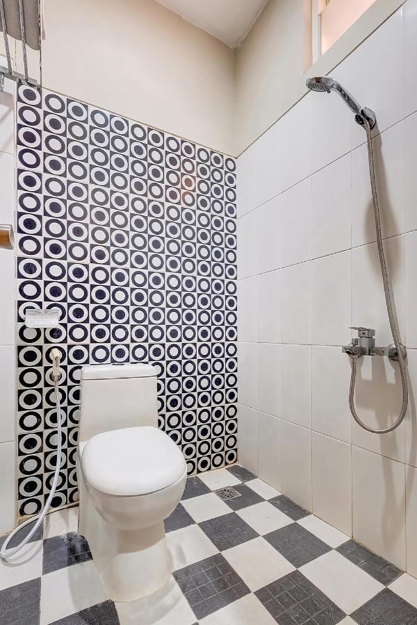 Oyo Flagship 3726 Tembok Batu Residence Tugu Zewnętrze zdjęcie