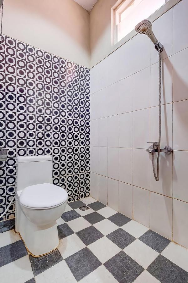 Oyo Flagship 3726 Tembok Batu Residence Tugu Zewnętrze zdjęcie