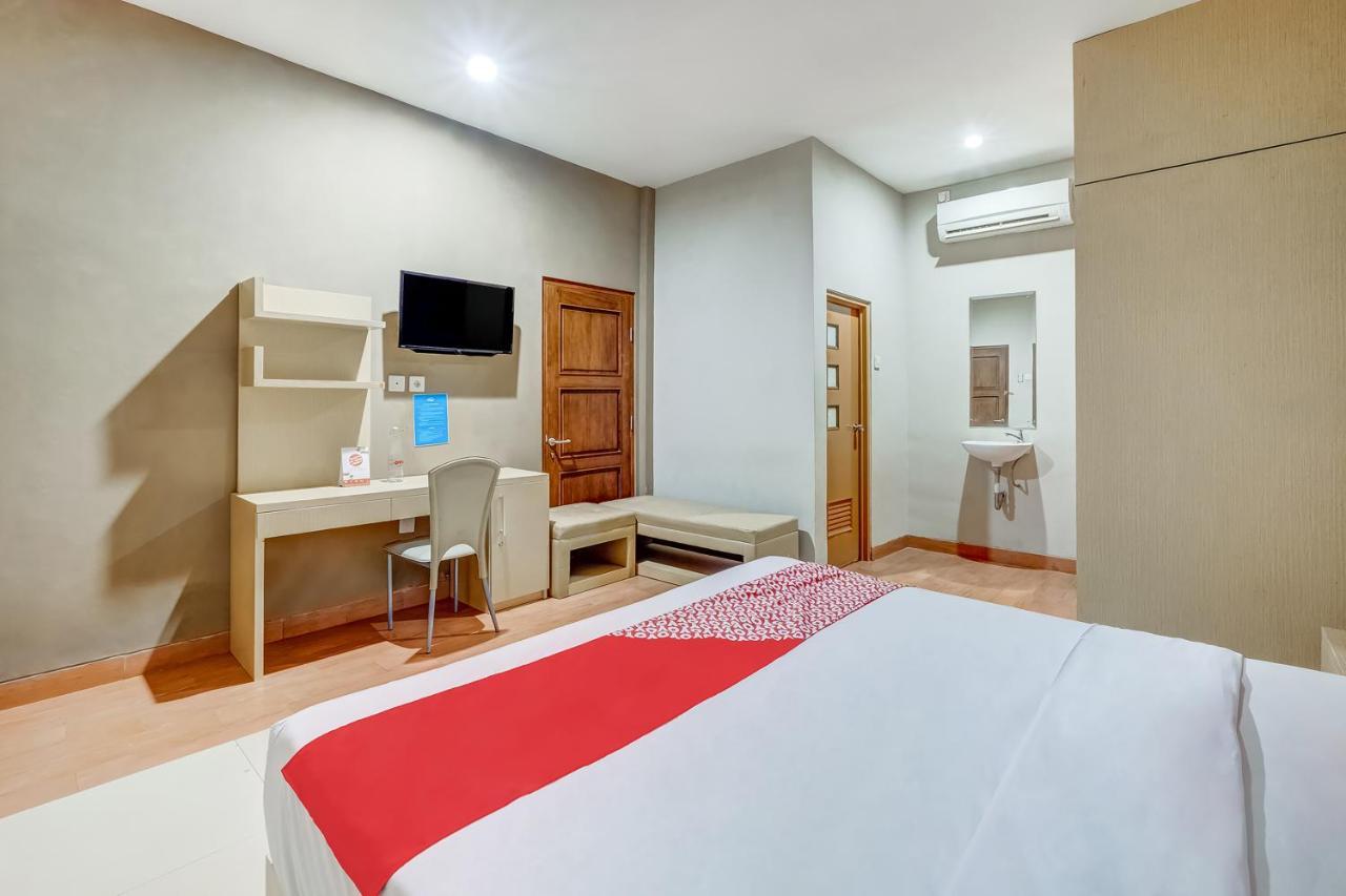 Oyo Flagship 3726 Tembok Batu Residence Tugu Zewnętrze zdjęcie