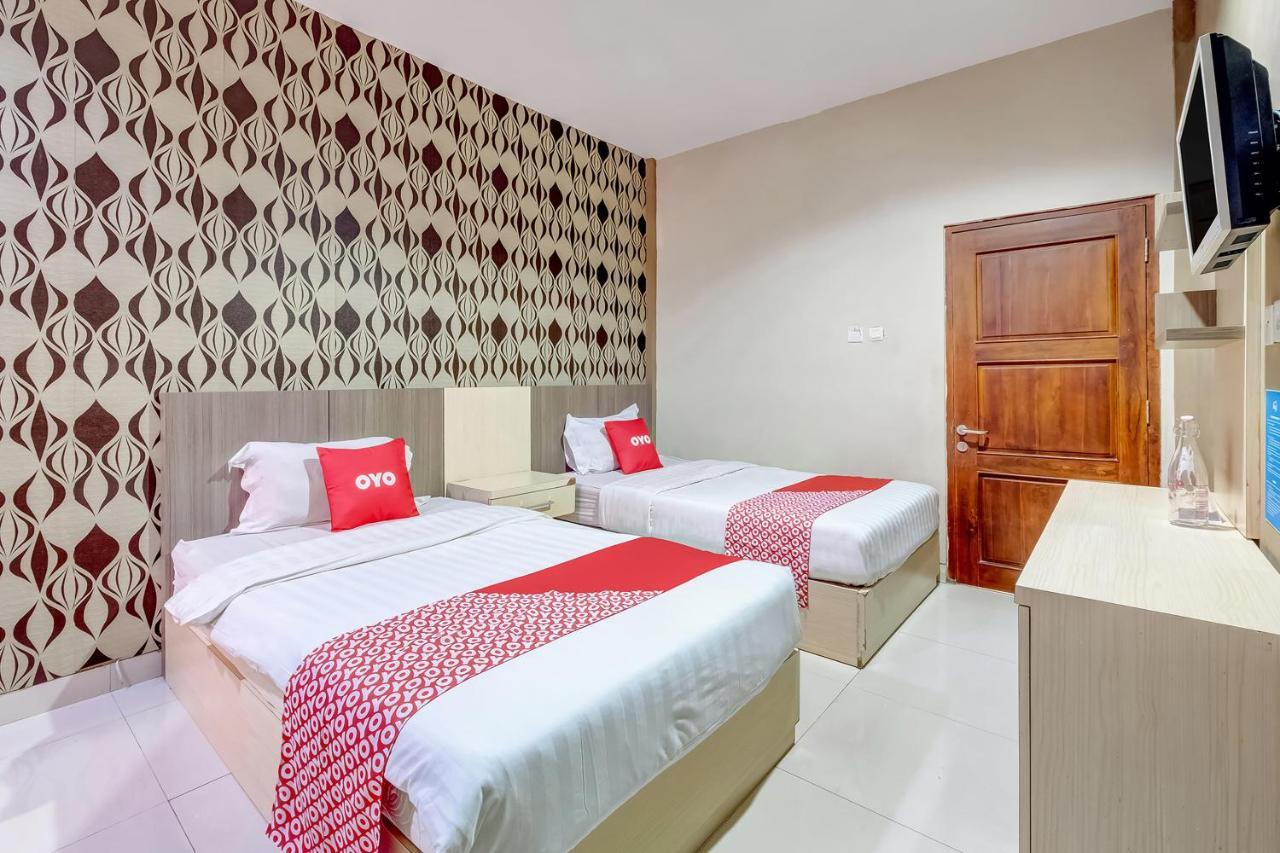 Oyo Flagship 3726 Tembok Batu Residence Tugu Zewnętrze zdjęcie