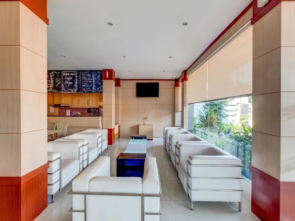 Oyo Flagship 3726 Tembok Batu Residence Tugu Zewnętrze zdjęcie